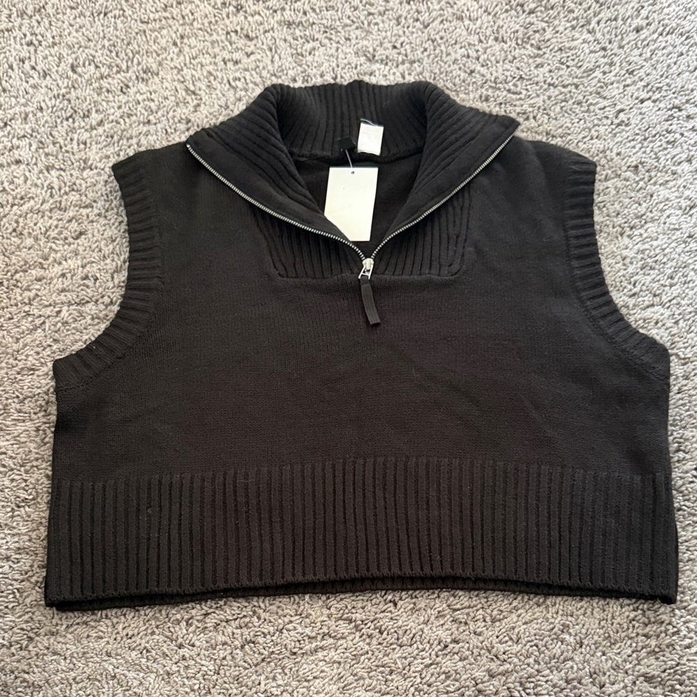 Divided Black Sleeveless Turtleneck Sweater nwt